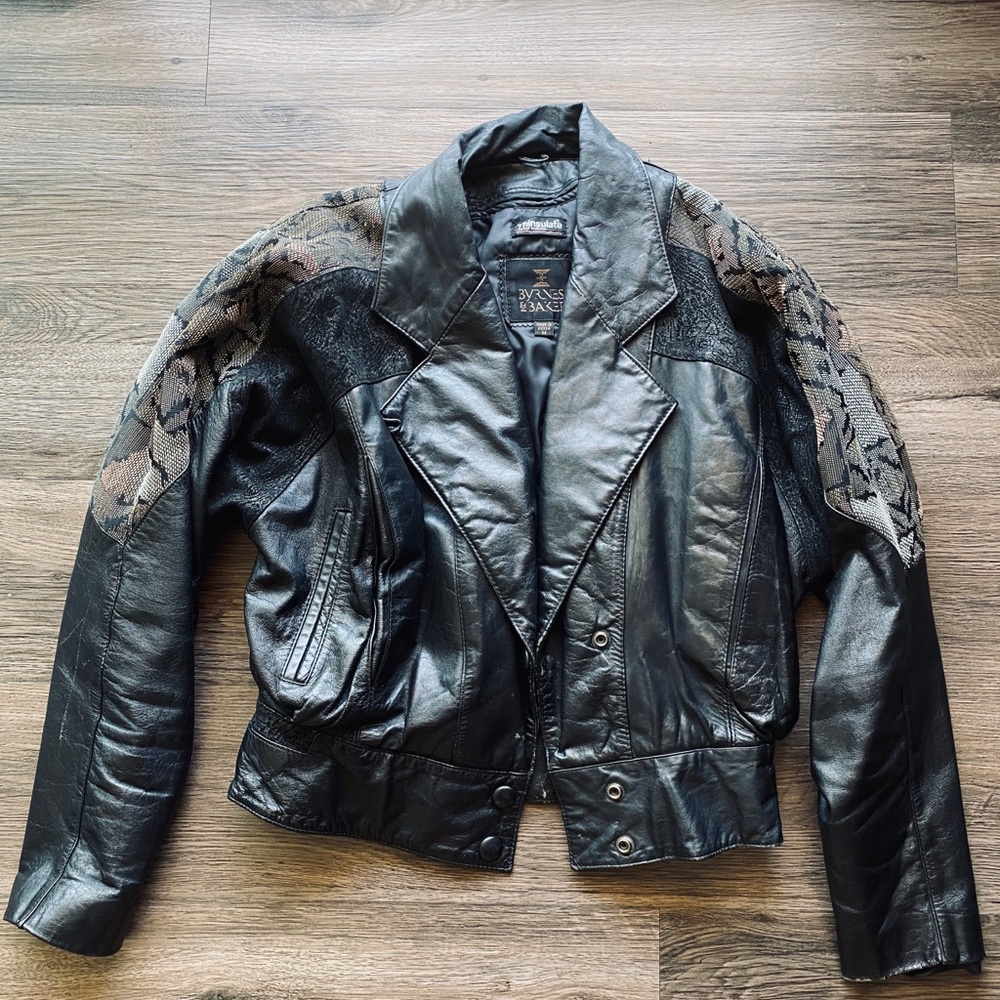 Super cool Vintage black jacket